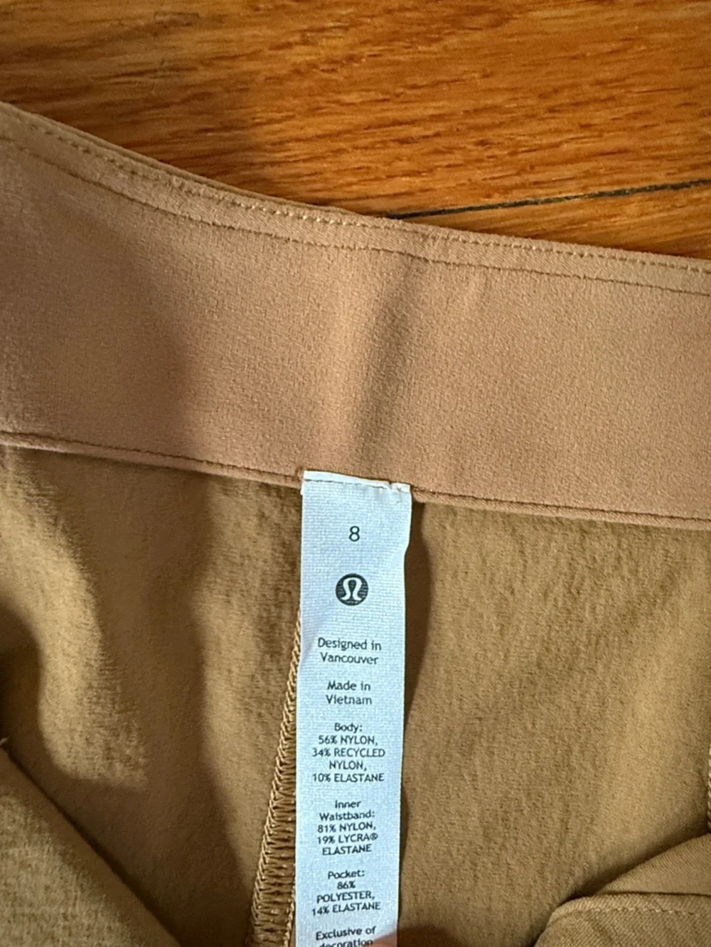 Lululemon High-Rise Cargo Pocket Women’s Shorts — Taupe - Picture 5 of 8